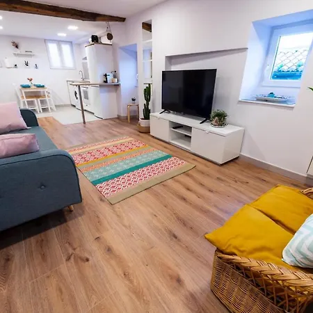 Casco Antiguo, Alde Zaharra Apartment